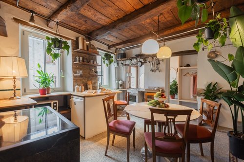 Fescoggia — dining and kitchen area
